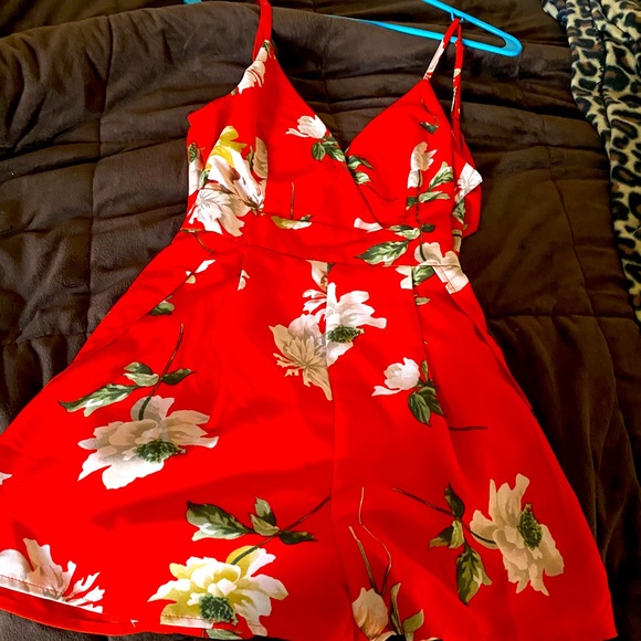 red floral romper - Picture 2 of 6
